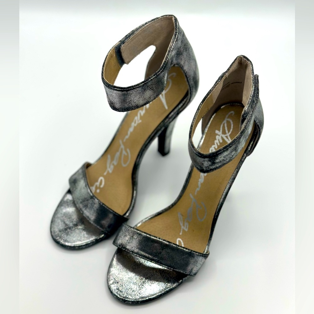 NWOT American Rag AR ADYLANI Women’s Pewter Ankle Strap Sandals Heels